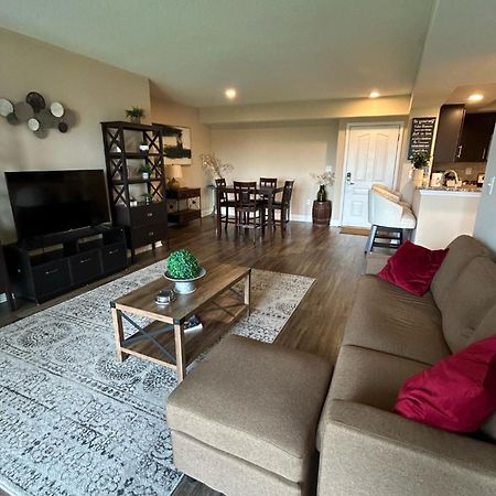 Spacious 2 Bedroom 2 Bathroom Apartment With Balcony In Uptown Charlotte! City Views & Free Parking! 외부 사진